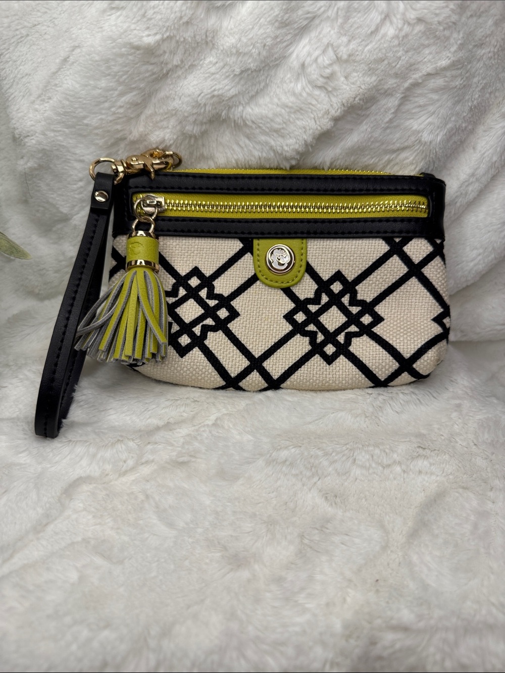 Spartina 449 Cream Canvas Wristlet with Black Geometric Print and Lime Trim